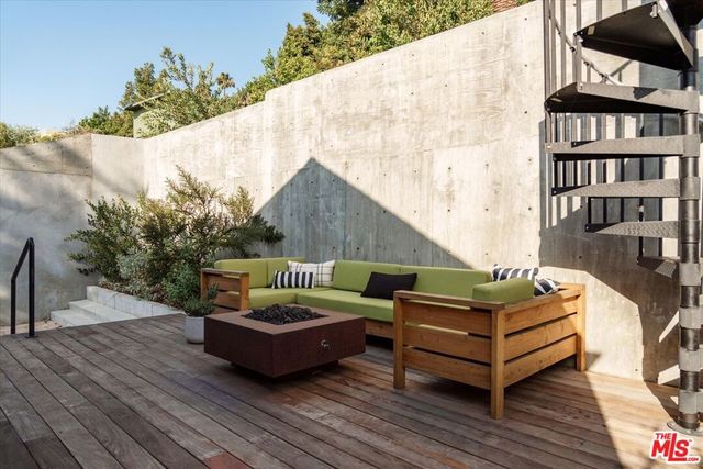 1000 Myra Avenue, Los Angeles, CA 90029