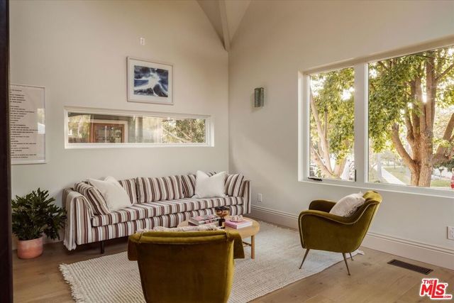 1000 Myra Avenue, Los Angeles, CA 90029