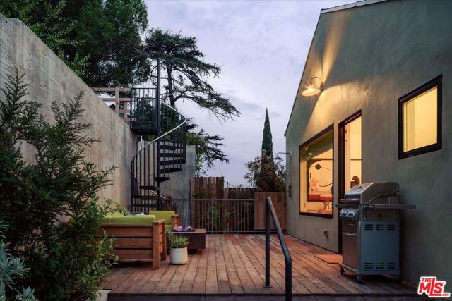 1000 Myra Avenue, Los Angeles, CA 90029