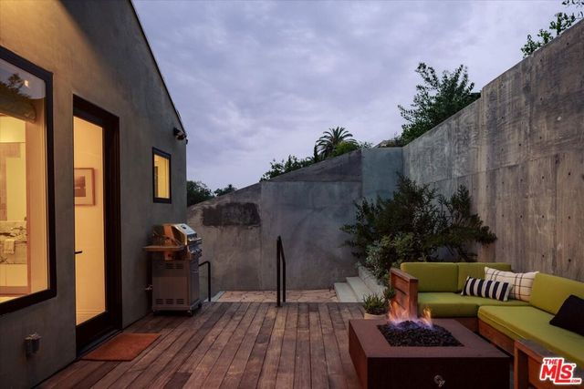 1000 Myra Avenue, Los Angeles, CA 90029