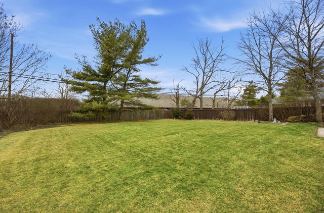 2900 Wickliffe Woods Court, Columbus, OH 43221