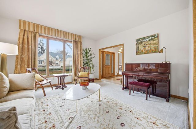 2900 Wickliffe Woods Court, Columbus, OH 43221