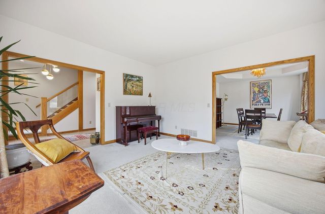 2900 Wickliffe Woods Court, Columbus, OH 43221