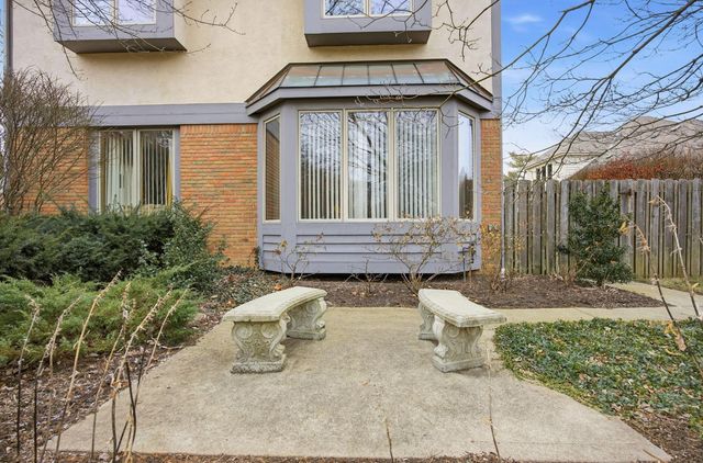 2900 Wickliffe Woods Court, Columbus, OH 43221