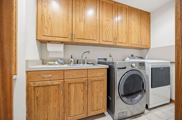 2900 Wickliffe Woods Court, Columbus, OH 43221