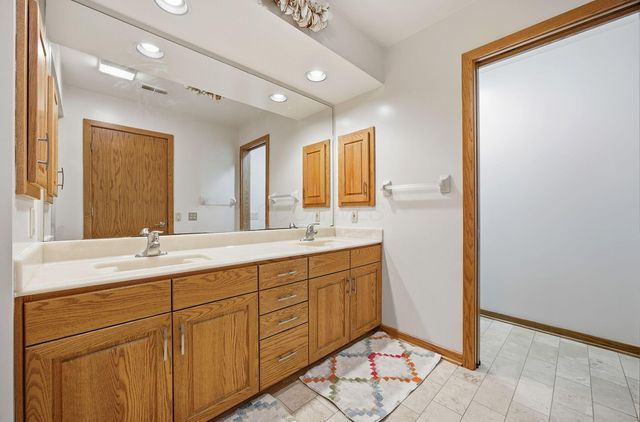 2900 Wickliffe Woods Court, Columbus, OH 43221