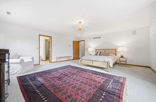 2900 Wickliffe Woods Court, Columbus, OH 43221