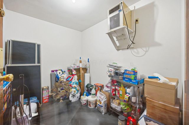 2900 Wickliffe Woods Court, Columbus, OH 43221