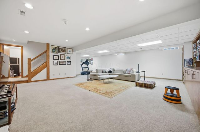 2900 Wickliffe Woods Court, Columbus, OH 43221