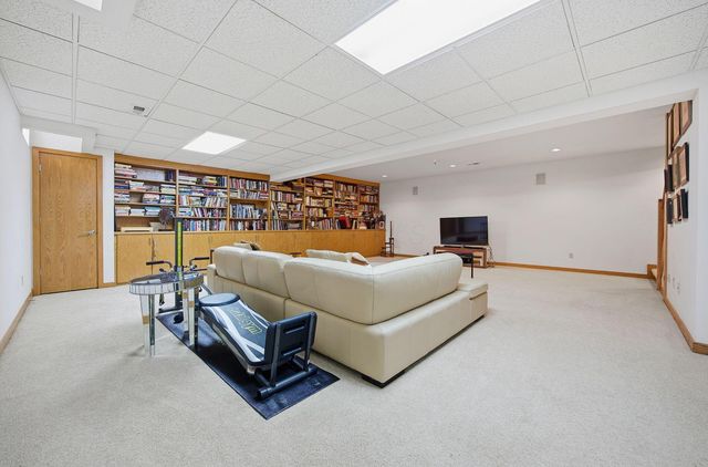 2900 Wickliffe Woods Court, Columbus, OH 43221