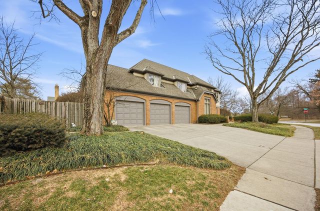 2900 Wickliffe Woods Court, Columbus, OH 43221