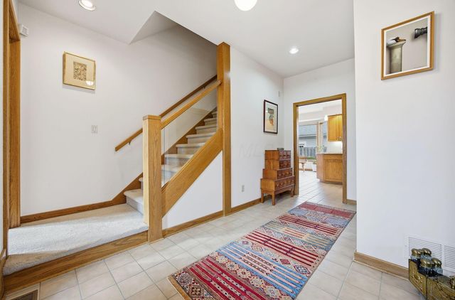 2900 Wickliffe Woods Court, Columbus, OH 43221