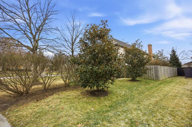 2900 Wickliffe Woods Court, Columbus, OH 43221