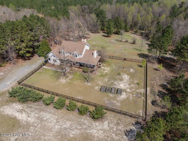 2705 Nc 211, Eagle Springs, NC 27242