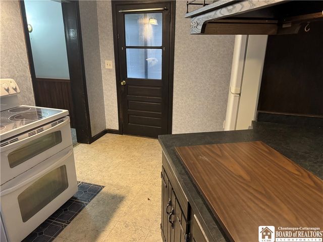 27 18th Street, Jamestown, NY 14701