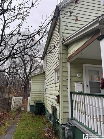 27 18th Street, Jamestown, NY 14701