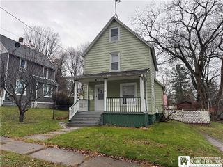 27 18th Street, Jamestown, NY 14701