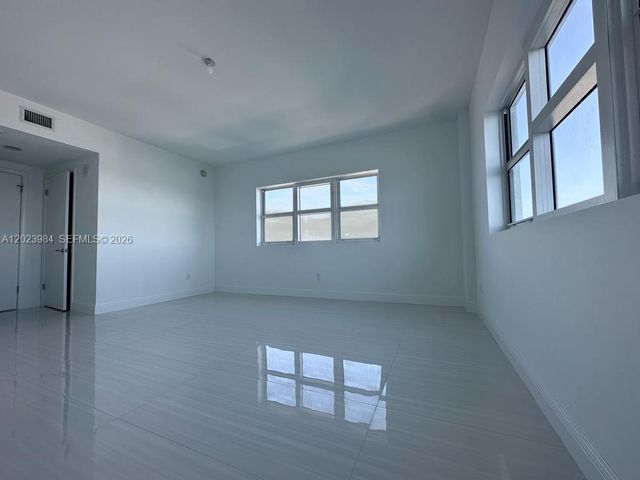 2650 Lake Shore Dr 1001, Riviera Beach, FL 33404