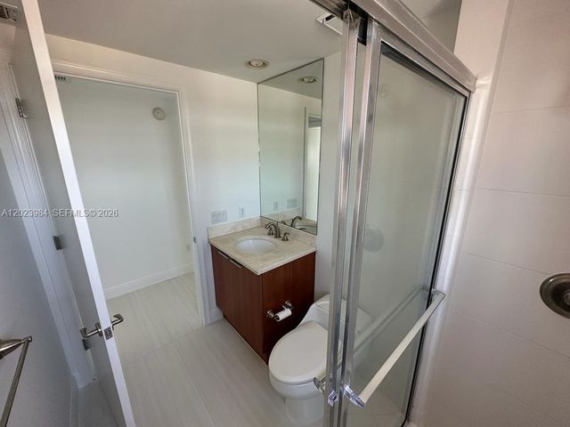 2650 Lake Shore Dr 1001, Riviera Beach, FL 33404