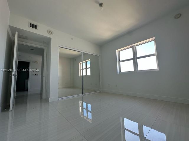 2650 Lake Shore Dr 1001, Riviera Beach, FL 33404