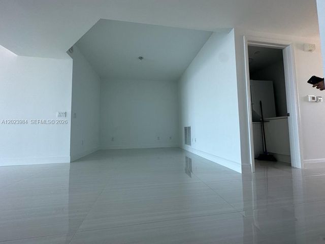 2650 Lake Shore Dr 1001, Riviera Beach, FL 33404