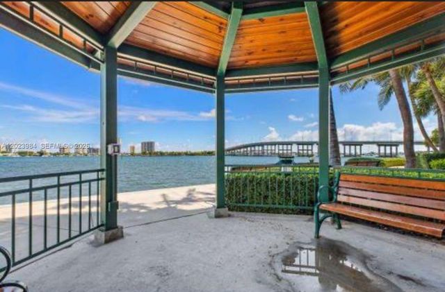 2650 Lake Shore Dr 1001, Riviera Beach, FL 33404