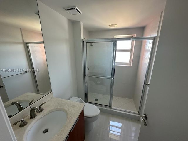 2650 Lake Shore Dr 1001, Riviera Beach, FL 33404