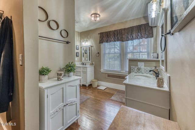 1245 Watauga Street, Kingsport, TN 37660