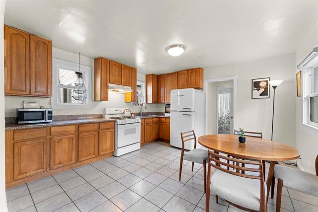 10430 10430 Voltaire Ave, Oakland, CA 94603