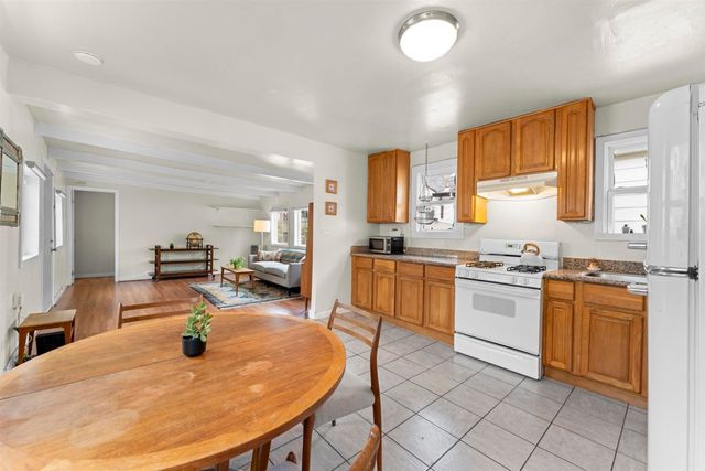 10430 10430 Voltaire Ave, Oakland, CA 94603