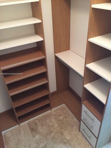 3330 NE 190th St 1117, Aventura, FL 33180