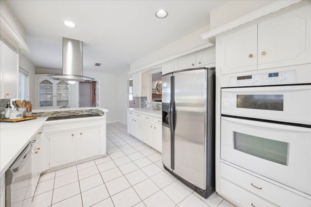 10050 Locke Lane, Houston, TX 77042