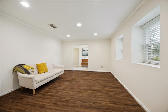 10050 Locke Lane, Houston, TX 77042