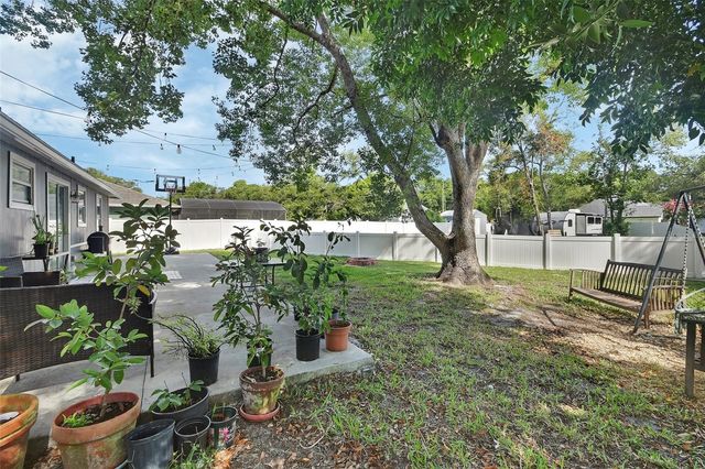 2323 W MAGNOLIA ROAD, Deland, FL 32724