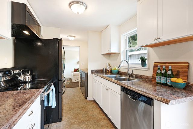 8005 220th Street SW, Edmonds, WA 98026
