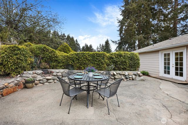 8005 220th Street SW, Edmonds, WA 98026