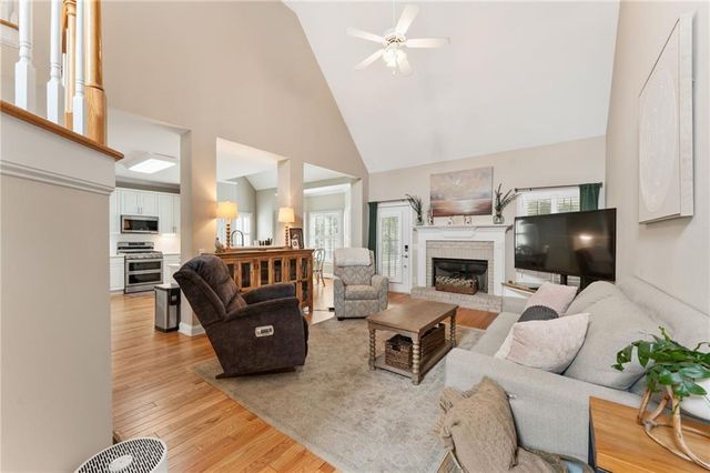 2352 Kennesaw Oaks Trail NW, Kennesaw, GA 30152