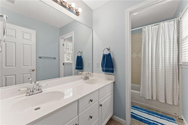 2352 Kennesaw Oaks Trail NW, Kennesaw, GA 30152