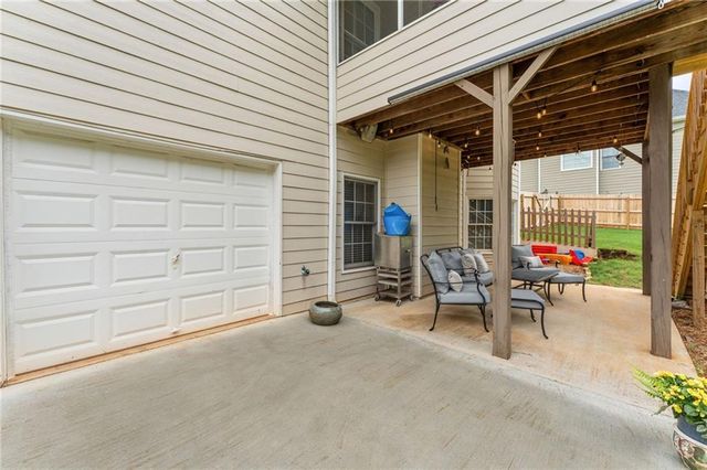 2352 Kennesaw Oaks Trail NW, Kennesaw, GA 30152
