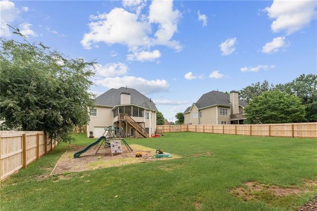 2352 Kennesaw Oaks Trail NW, Kennesaw, GA 30152