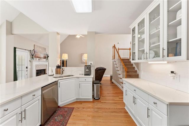 2352 Kennesaw Oaks Trail NW, Kennesaw, GA 30152