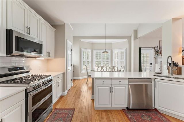 2352 Kennesaw Oaks Trail NW, Kennesaw, GA 30152