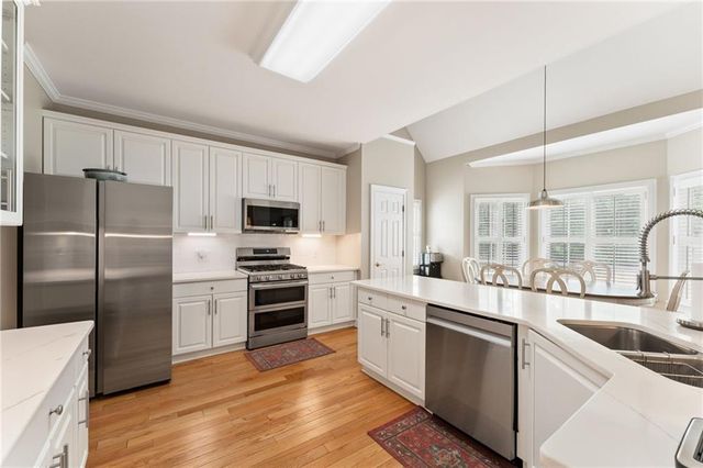 2352 Kennesaw Oaks Trail NW, Kennesaw, GA 30152