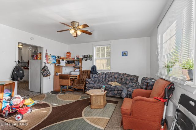 430 Ohio Ave, Etowah, TN 37331