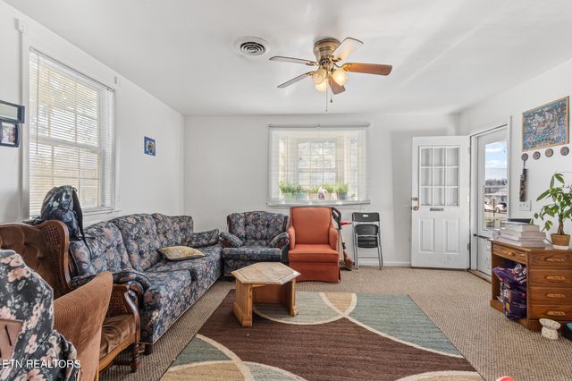 430 Ohio Ave, Etowah, TN 37331