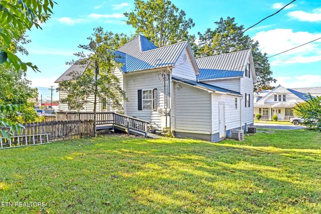 430 Ohio Ave, Etowah, TN 37331