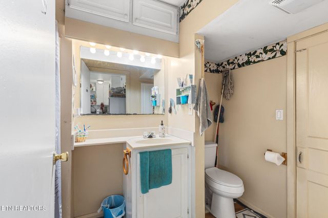430 Ohio Ave, Etowah, TN 37331