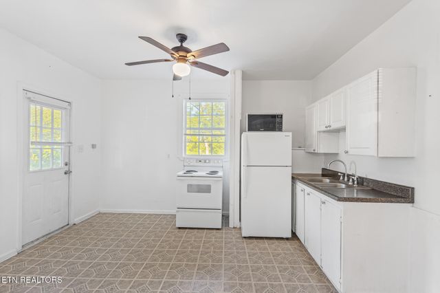 430 Ohio Ave, Etowah, TN 37331