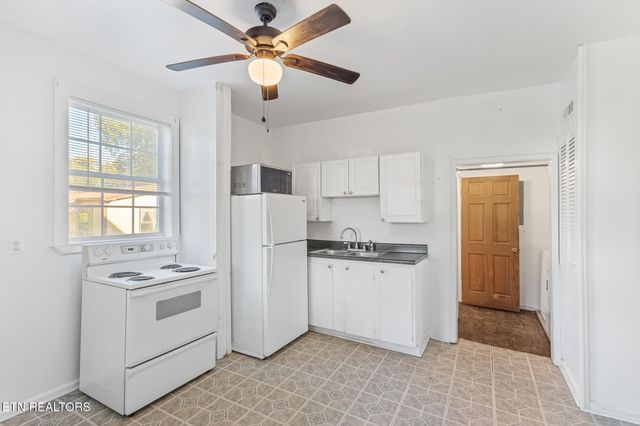 430 Ohio Ave, Etowah, TN 37331