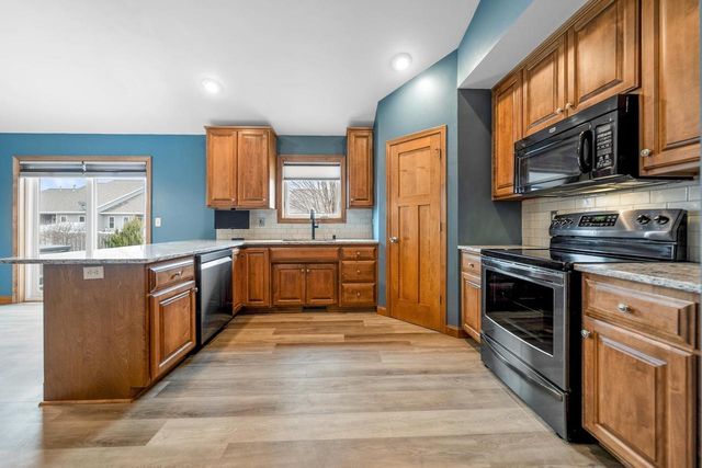 2332 OAK RIDGE CIRCLE, De Pere, WI 54115